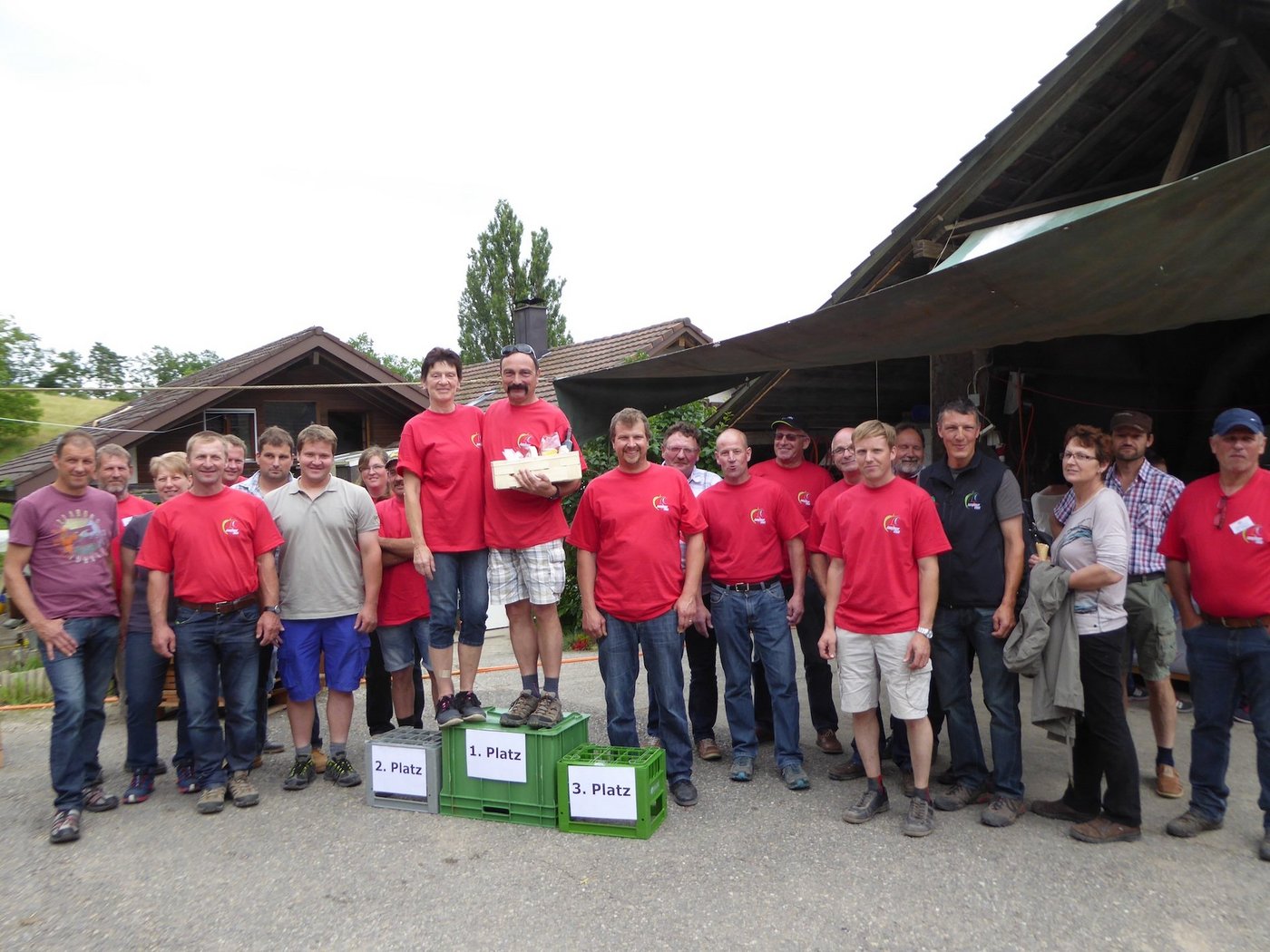 Hansruedi & Zita Burkart, Obermumpf, durften sich als Sieger des Kirschenqualitätswettbewerbs feiern lassen. (Bild zVg)