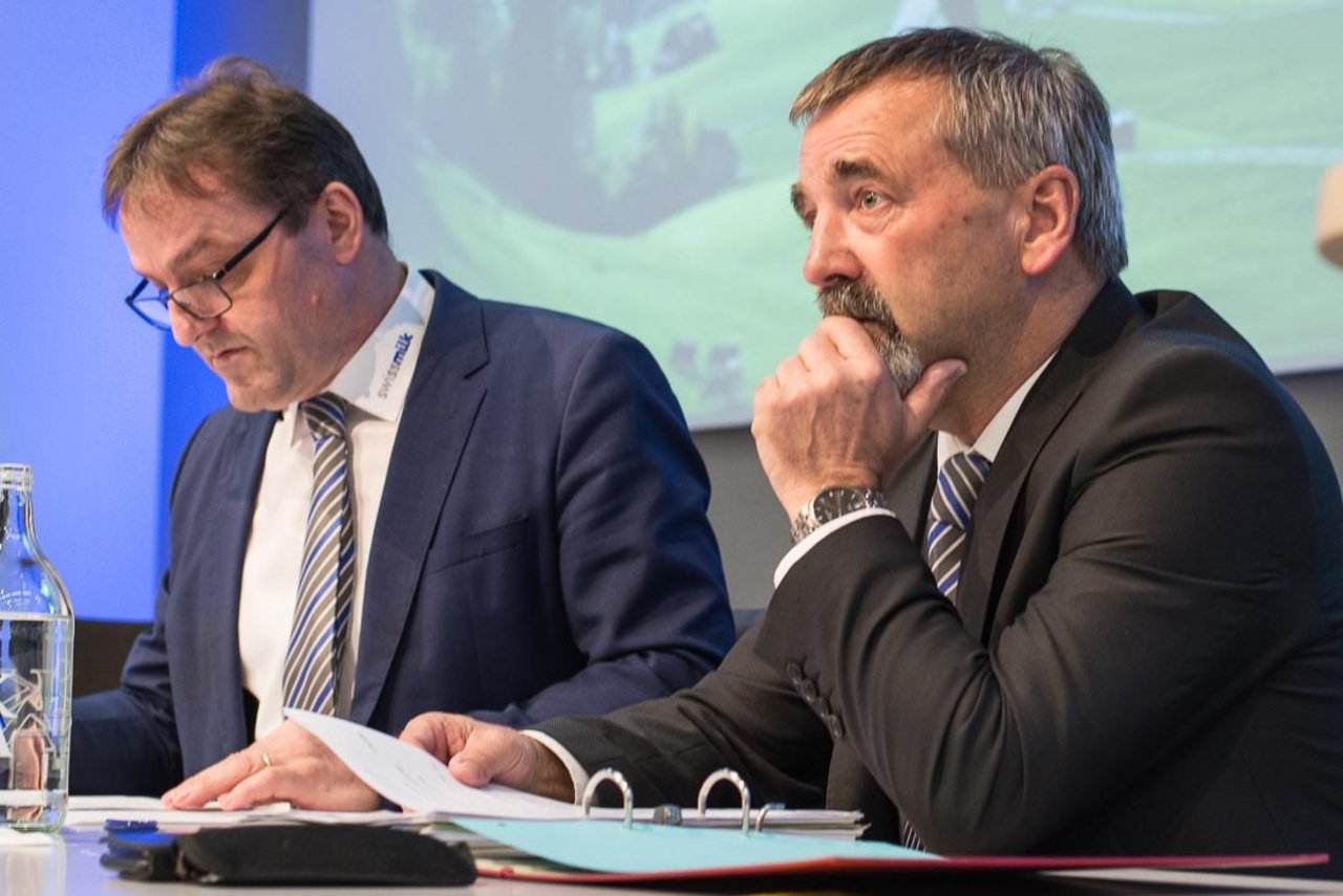 Hanspeter Kern (rechts) und Stephan Hagenbuch kurz vor der Delegiertenversammlung. Präsident und Direktor machen klar, dass sie den «Grünen Teppich» einführen wollen.