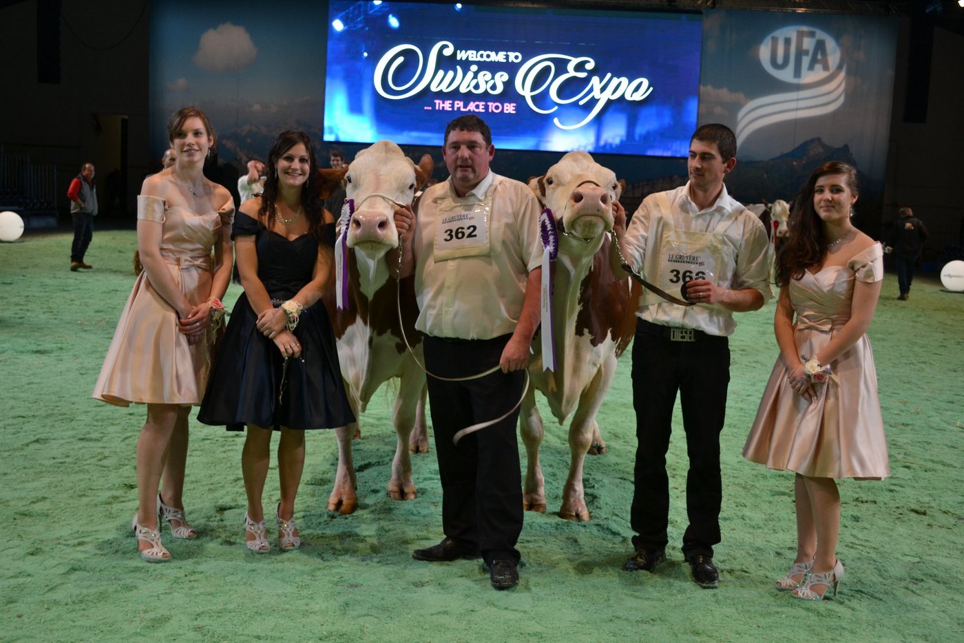 Grande Championne (r.) und Reserve Grande Championne der Montbéliarde. (Bild pf)