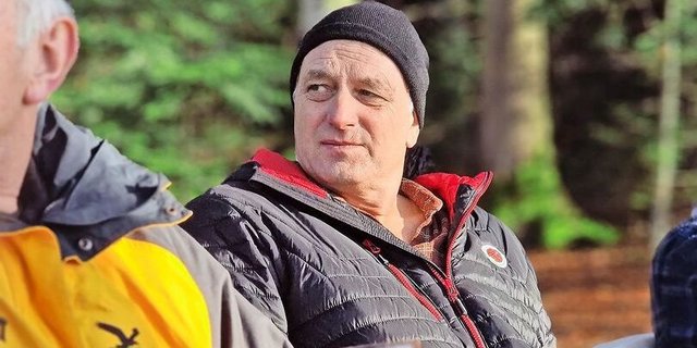 Ruedi Weber tritt aus dem Vorstand von IP-Suisse zurück. Der Berner hat das Marketing der Label-Organisation entscheidend geprägt. Unzählige der Käfertafeln an Bauernhäusern hat er eigenhändig aufgehängt.