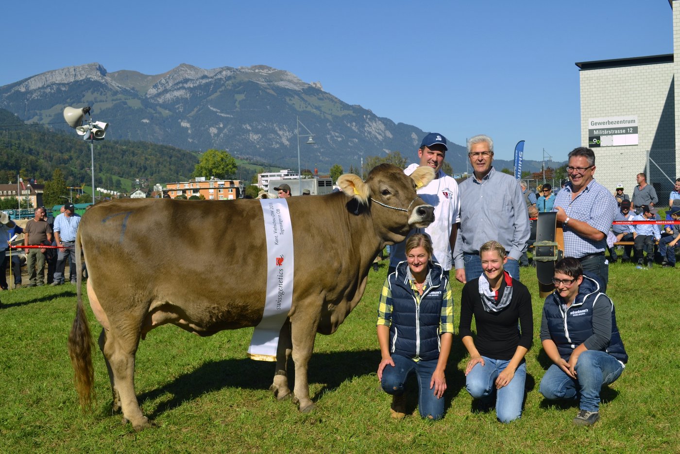 Die Tagessiegerin 2018 beim Original-Braunvieh Winzer Withney  von Thomas Schrackmann, Sarnen.