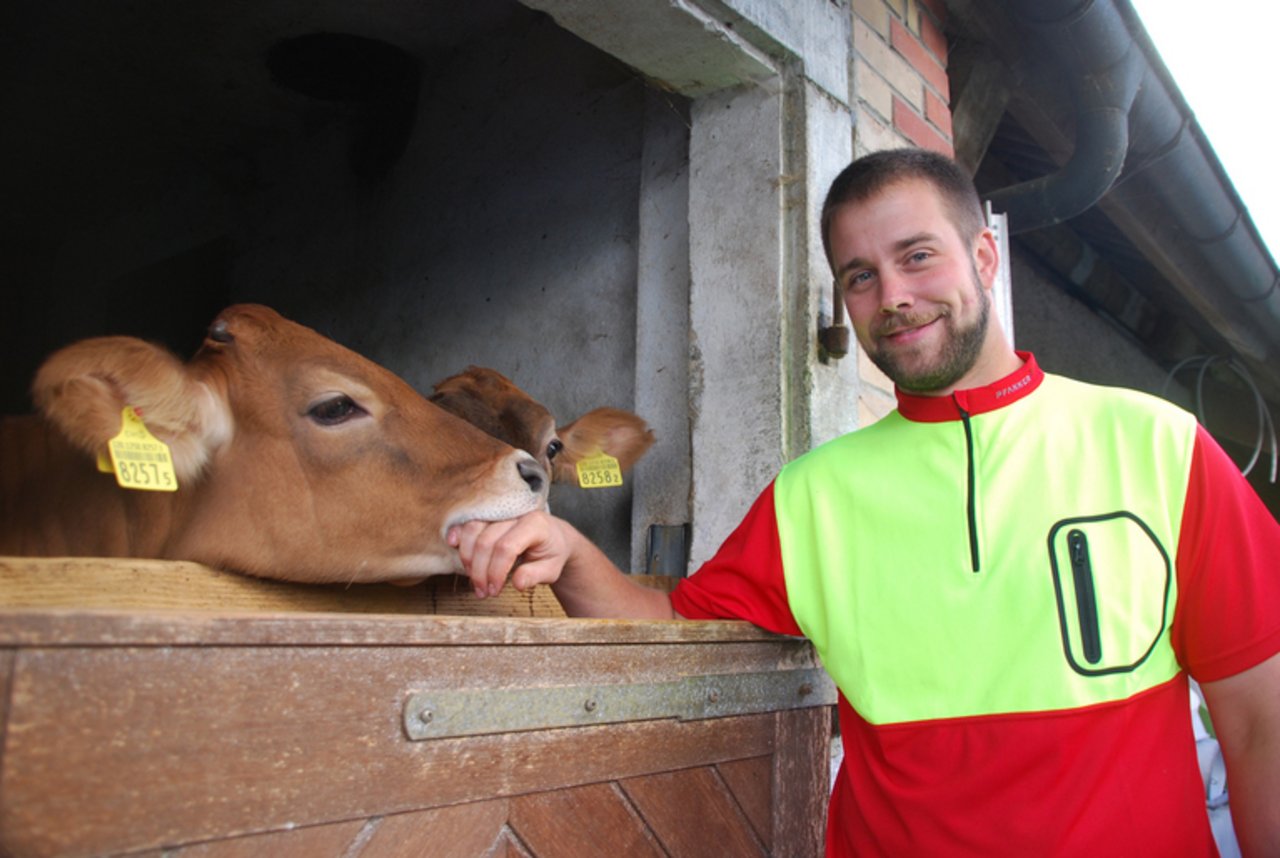 Konnte mit Tieren zunächst wenig anfangen, heute ist er begeisterter Landwirt: Pascal Brändle. (Bilder Ruth Bossert)