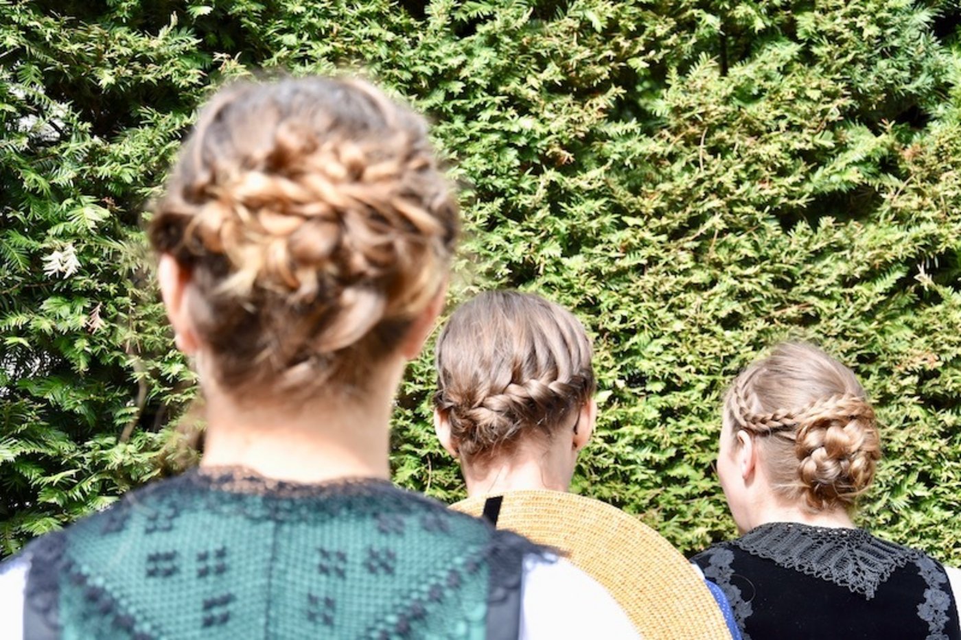 Wunderschöne Flechtfrisuren zur Tracht. (Bild Jeanne Woodtli)