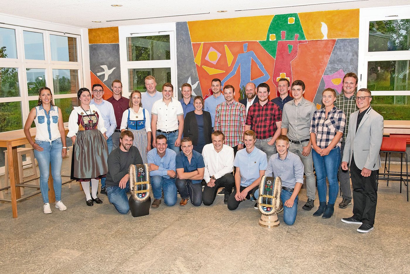 Fünf Frauen und 21 Männer haben die zweijährige Weiterbildung Agrotechniker/in HF erfolgreich abgeschlossen. Dies sind doppelt so viele wie noch 2020.   (Bild LBBZ Schluechthof)