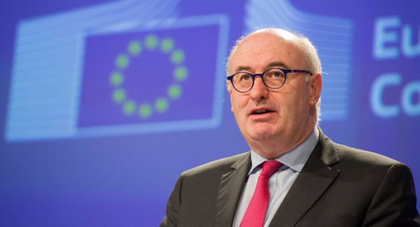 Der EU-Agrarkommissar Phil Hogan hat für die betroffenen Landwirte vorgesorgt. (Bild BreakingNews)