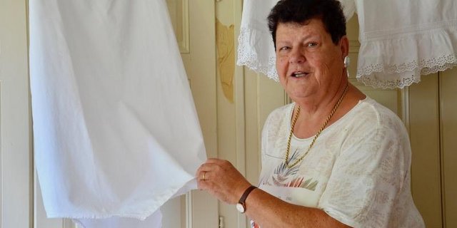 Mit tatkräftiger Unterstützung der Familie und mit viel Liebe fürs Detail hat Cécile Stamm «ihr» Schloss renoviert und eingerichtet. (Bilder Marianne Stamm)