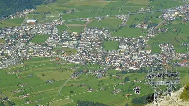 Blick vom Stanserhor Blick vom Stanserhorn auf den Stanser Boden mit der sichtbaren Trennung des Siedlungsgebietes von Stans.
