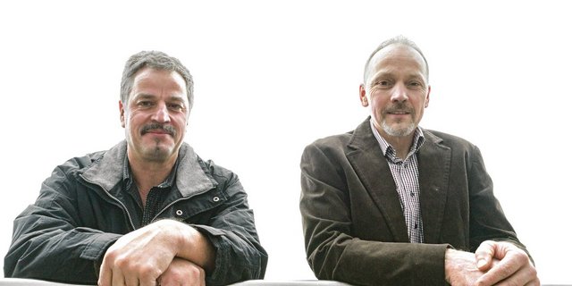 Peter Bütler (l.) und Hugo Abt sind froh, dass sie die Zukunft der Freiämter Käserei und der Milchgold Käse AG sowie der Milchgold Handels AG sichern konnten.(Bild hja)