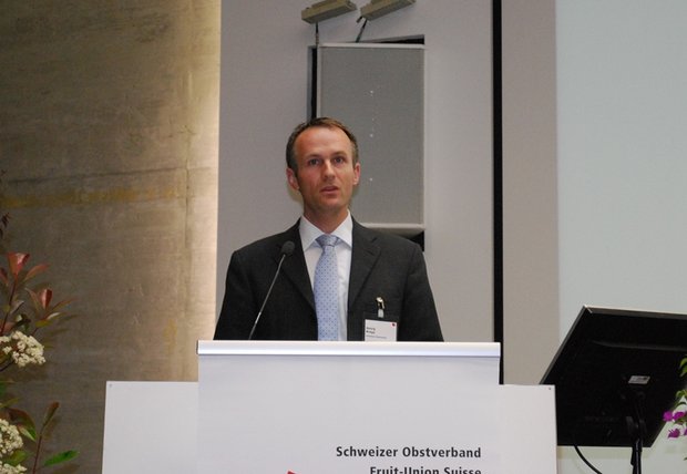 Der Direktor des Schweizer Obstverbands Georg Bregy an der Delegiertenversammlung in Martigny VS. (Bild jsc)