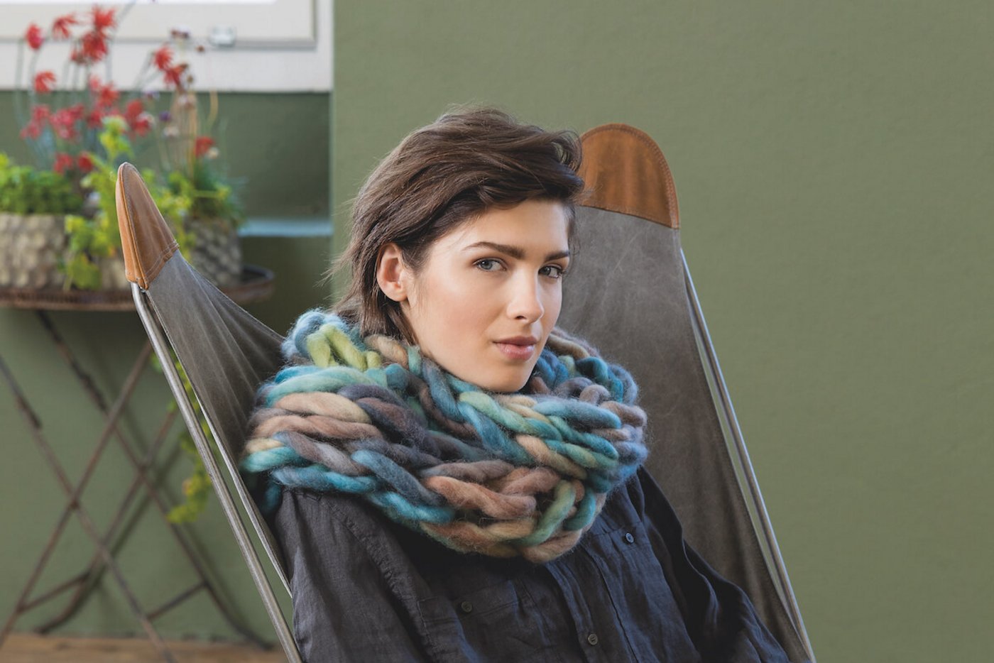 Ohne Nadeln gestrickt: Der armgestrikcte Kuschelschal. 