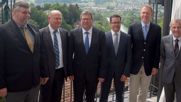Christoph Holenstein (neu), François Huguenin (neu), Guy Emmenegger (Ehrenpräsident), Lorenz Hirt (Präsident, neu), David Escher (CEO) und Heinz Wälti (neu) (v.l.n.r)