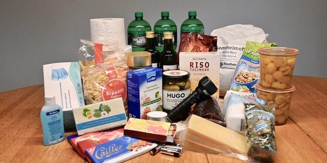 Mit einem Notvorrat ist man für den Notfall, aber auch für unerwarteten Besuch, gewappnet. (Bild aw)