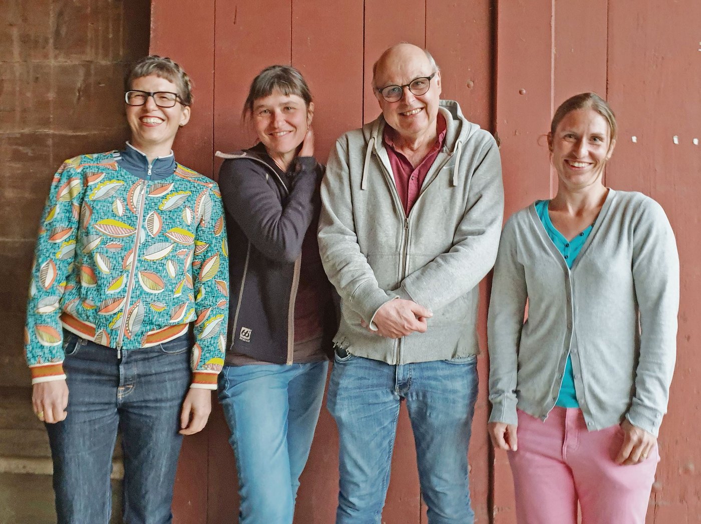 Christian Weber mit dem neuen Redaktionsteam Ost (v. l.): Esther Thalmann, Alexandra Stückelberger und Stefanie Giger.(Bild Anna Suter)