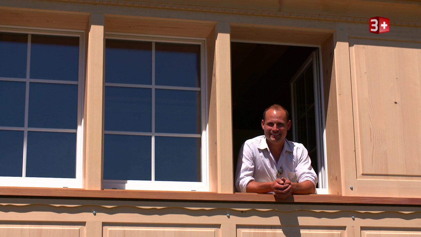 Momentan baut sich Hansueli ein eigenes Haus auf dem Hof. In der Zwischenzeit wohnt er bei seinen Eltern.