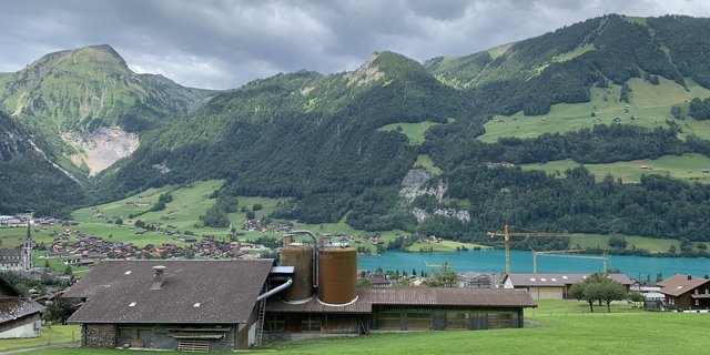 Der Betrieb von Britschgis an der Röhrligasse, hoch über Lungern. (Bilder Josef Scherer)