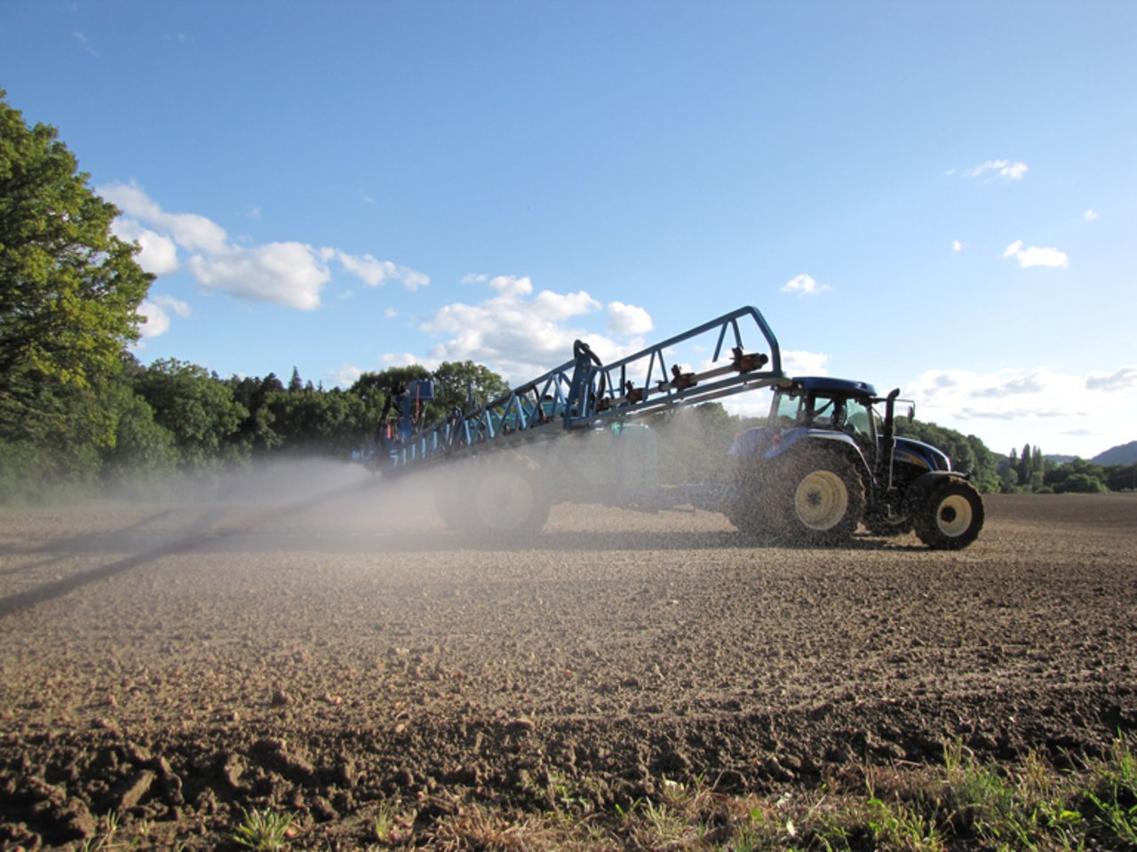 Die Bevölkerung wünscht sich vom Bund eine Reduktion des Pestizideinsatzes. (Bild Jérémie Suchet/landwirtschaft.ch)