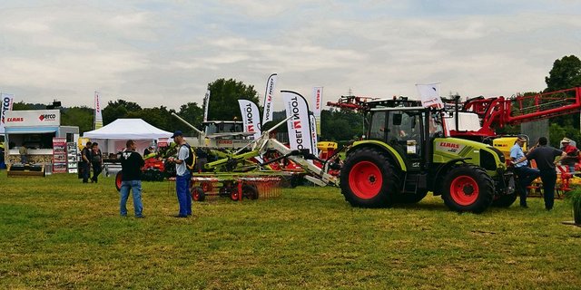 Auch die Landtechnikfreunde kamen in Kölliken AG auf ihre Kosten. Eine grosse Palette von Acker- und Futterbaumaschinen wurde präsentiert.