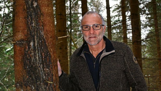 Förster Hans Stauffer, Betriebsleiter Forstbetrieb Sigriswil. In seinem Revier hat er zahlreiche Wldschäden zu beklagen. (Bilder Julia Schwery)