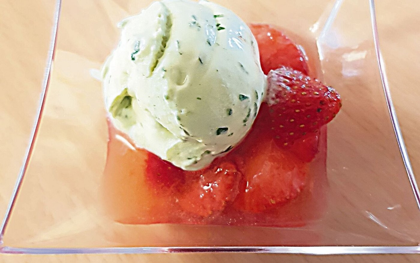 Eine etwas besondere Kreation: Die Basilikumglace. Sie wurde als überraschend erfrischend bewertet.