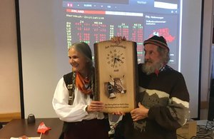 Hörnerfranken: Ständerat überweist Motion Zanetti an die Kommission Lässt nicht locker: 2018 unterlag Armin Capaul (hier mit seiner Frau Claudia) mit der Hornkuh-Initiative an der Urne nur knapp. (Bild von der Abstimmungsparty akr)