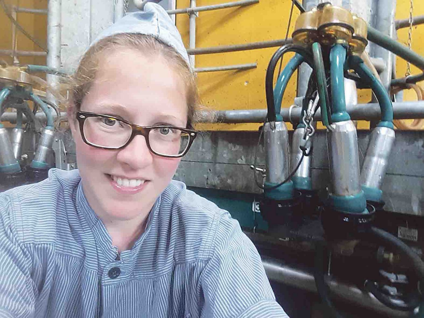 Das Melken im Melkkarussel ist gar nicht so einfach. Doch mit den richtigen Tipps  gehts besser. (Bild Deborah Rentsch)