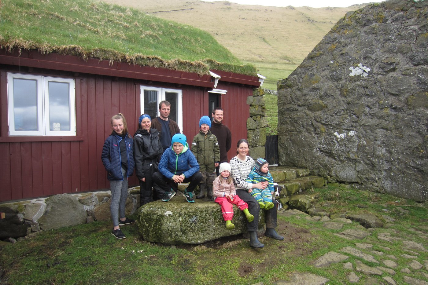 Die Färöer-Insel Stóra Dímun: Vier Erwachsene und  fünf Kinder leben heute hier.