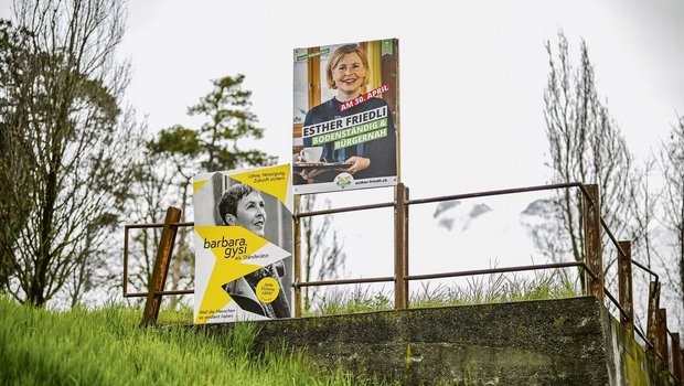 Weil die Ablenkungsgefahr am Strassenrand gross ist, dürfen Wahlplakate nicht überall aufgestellt werden.