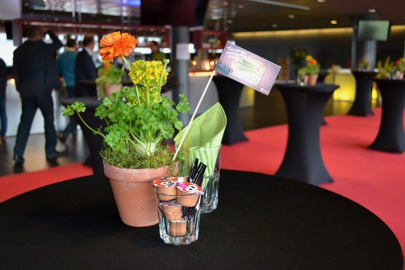 Schöne gemüsebetonte Dekorationen begrüssten die Delegierten im Stade de Suisse in Bern.