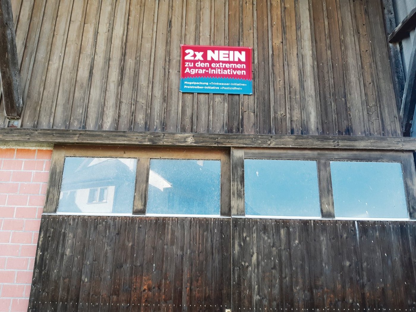 Klarer Stellungsbezug: Die Fahne des SBV.(Bild pd)