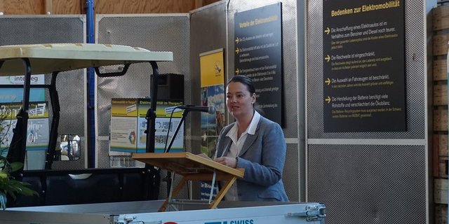 "Mit der Swiss Future Farm haben sie den perfekten Ort für die Ausstellung gewählt", lobte Regierungsrätin Carmen Haag in ihrer Eröffnungsrede in Bezug auf das zukunftsgerichtete Thema. (Bild zVg)