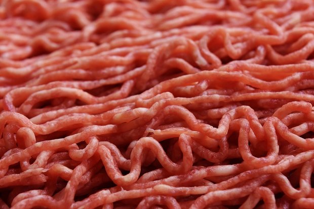 Coronavirus: Der Fleischmarkt erholt sich Hackfleisch, Bratwurst und Cervelat waren im April im Detailhandel sehr gefragt. (Bild Pixabay)