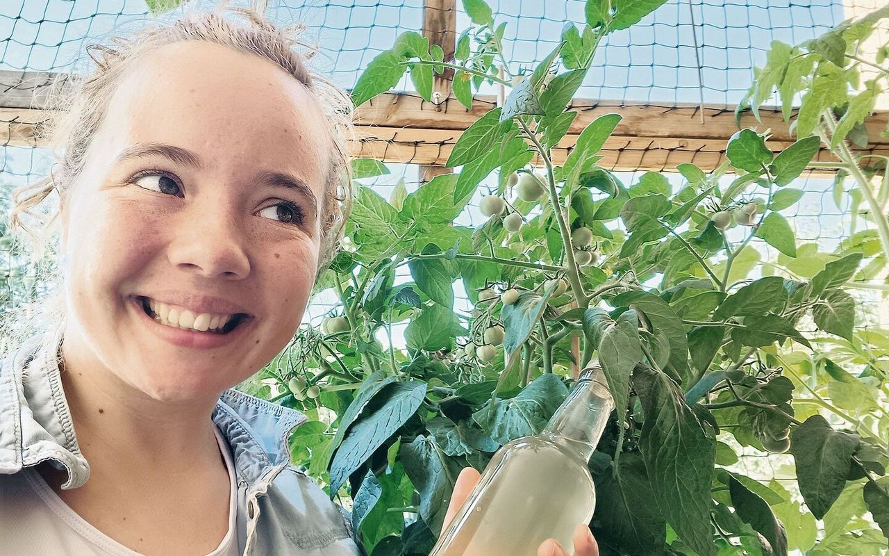 Samira Furrers Tomaten gedeihen, ihr Holundersirup ist fertig und die Vorfreude auf schöne, warme Tage ist auch da. Der Sommer kann eindeutig kommen.