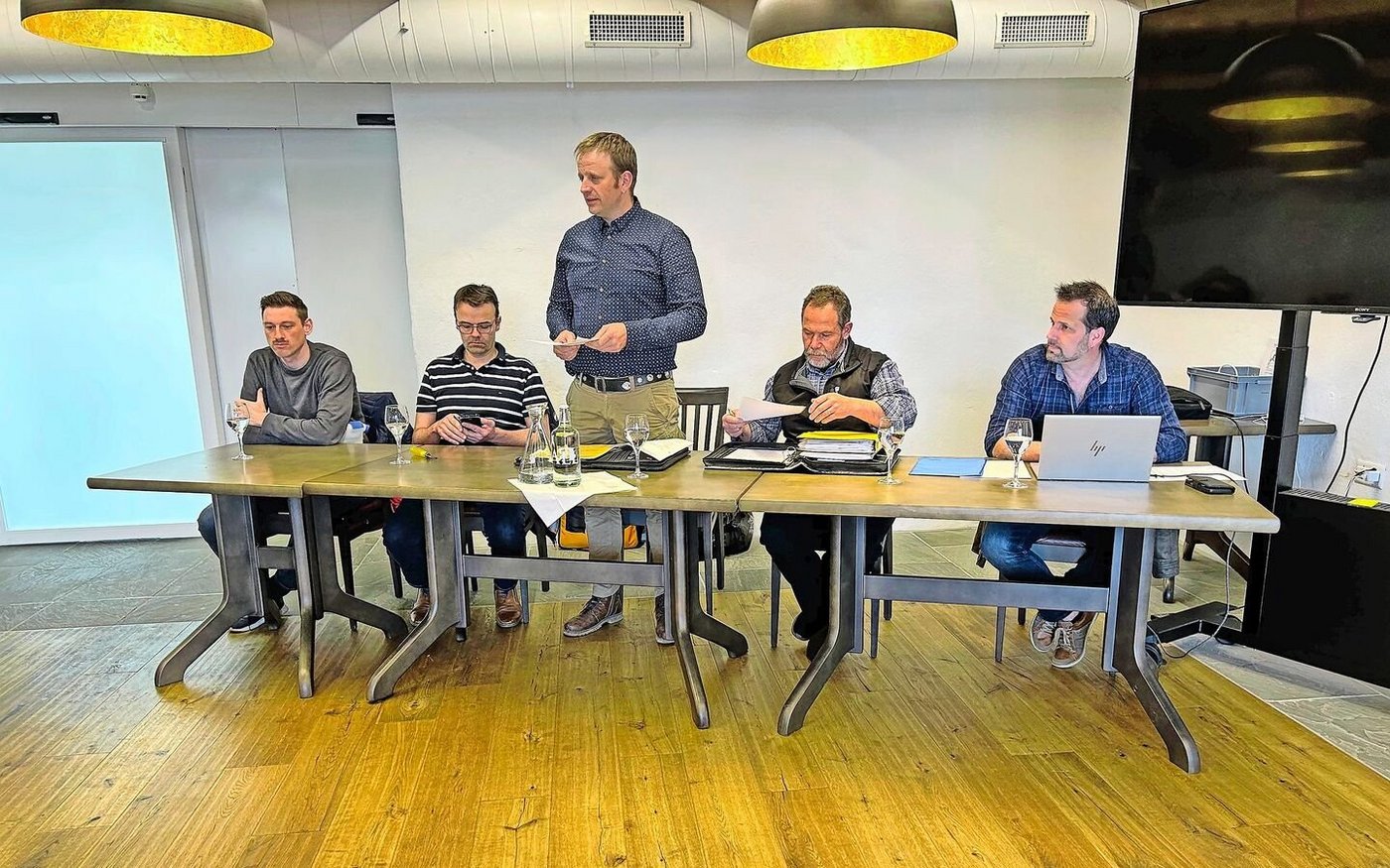 Der Vorstand des Raufutterverbandes mit Michael Müller, Simon Gerber, Präsident Fabian Gut, Geschäftsführer Daniel Betschart und Toni Herger (v. l.) plädierte für tiefere Richtpreise.