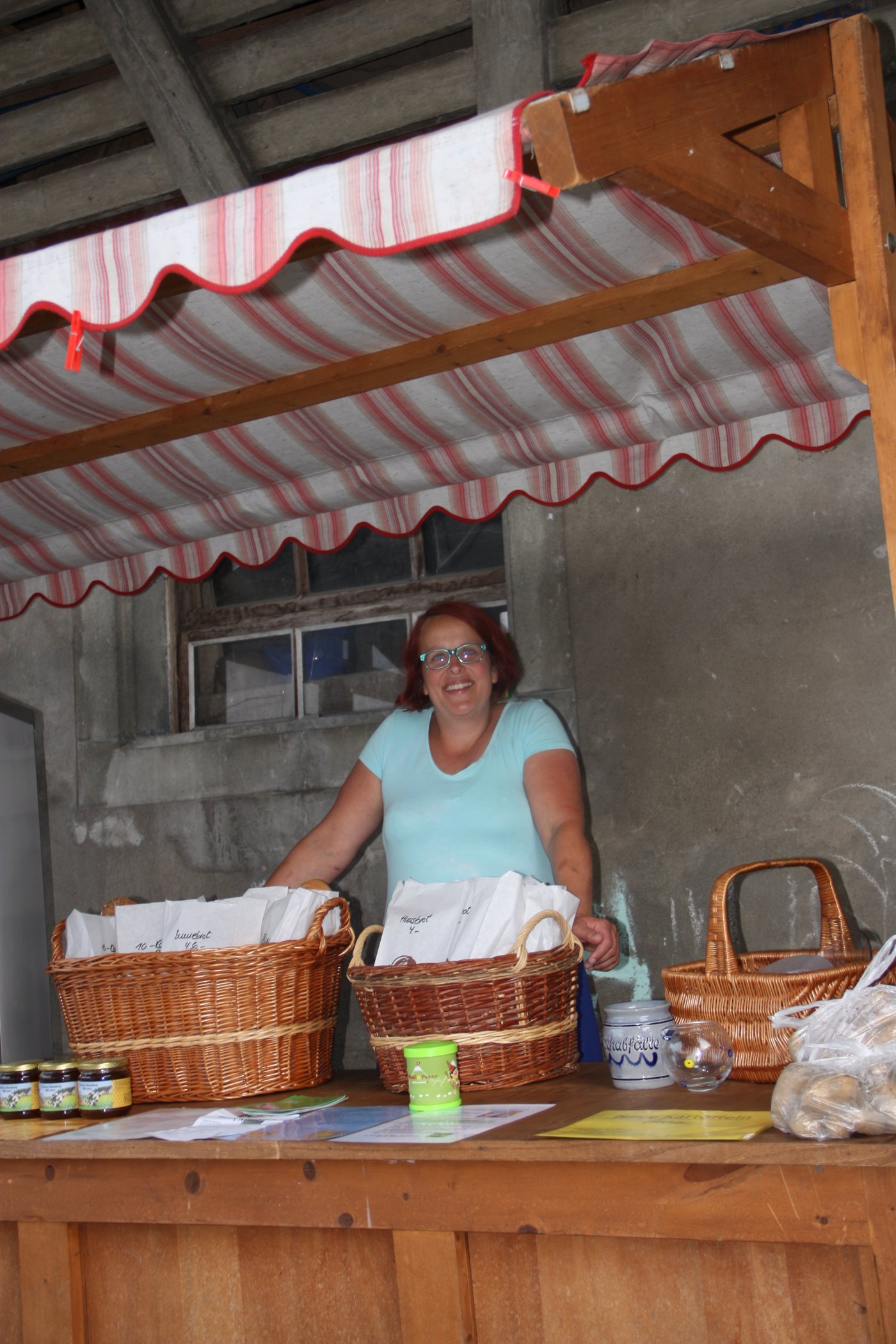 Momentan wird das Brot noch am Markstand vor dem Haus verkauft. Doch Pläne für einen Hofladen sind bereits vorhanden.