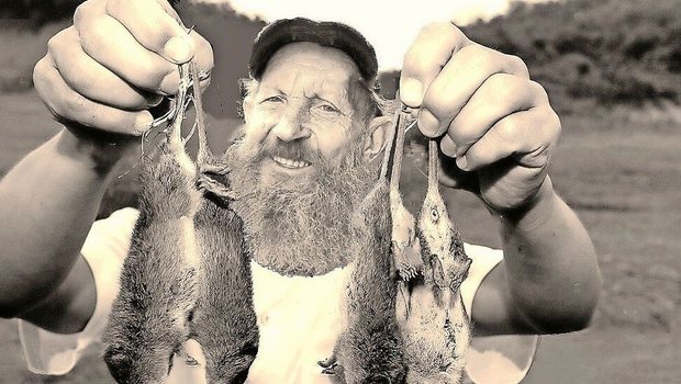 In der Innerschweiz war Grüter Sebi – «Mäusetod» genannt – der Mann, der Ende der 1960er-Jahre auf jedem Feld reiche Jagdbeute machte. 