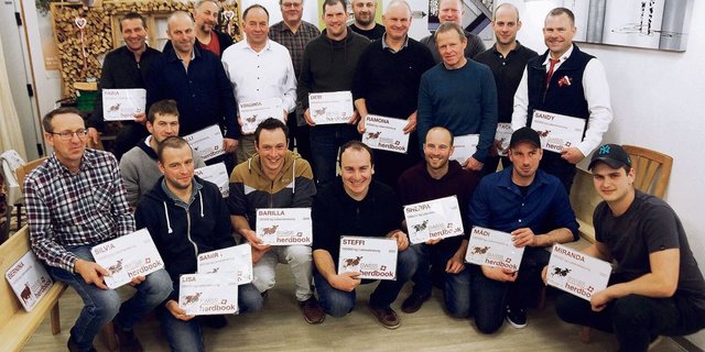 Die Züchter von 100 000er-Kühen bekamen eine Auszeichnung.