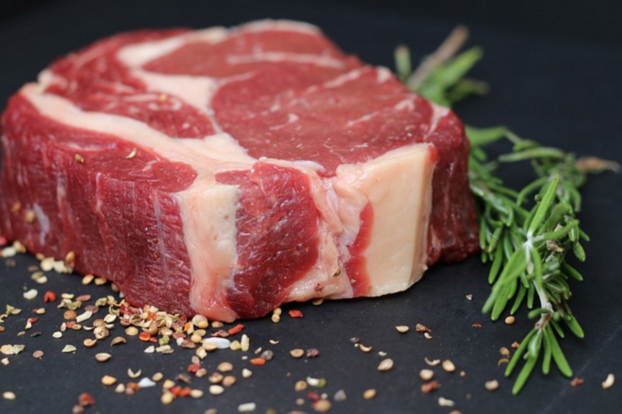 Rindfleisch und Kuhmilch sollen Krebs begünstigen. (Bild pixabay)