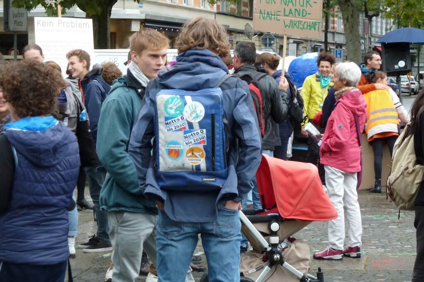 Anhänger verschiedener Bewegungen waren vertreten: Klimastreik, Extinction Rebellion und Vertreter der Pestizidverbots-Initiative. (Bild jsc)