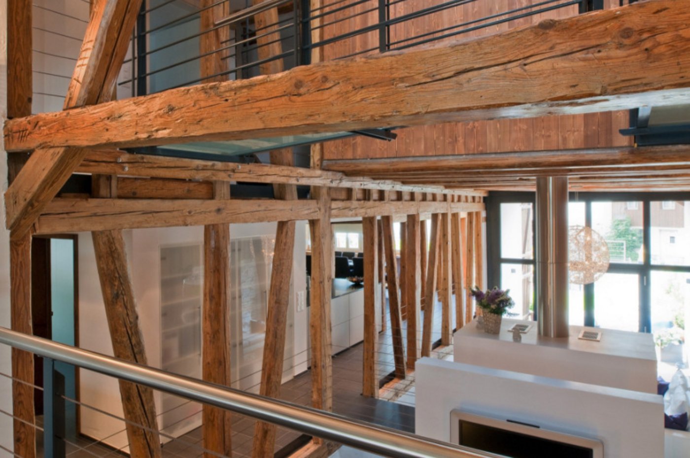 Freigestellte Balken sind auf jeden Fall ein Blickfang. (Screenshot umbau-zuerich.ch)