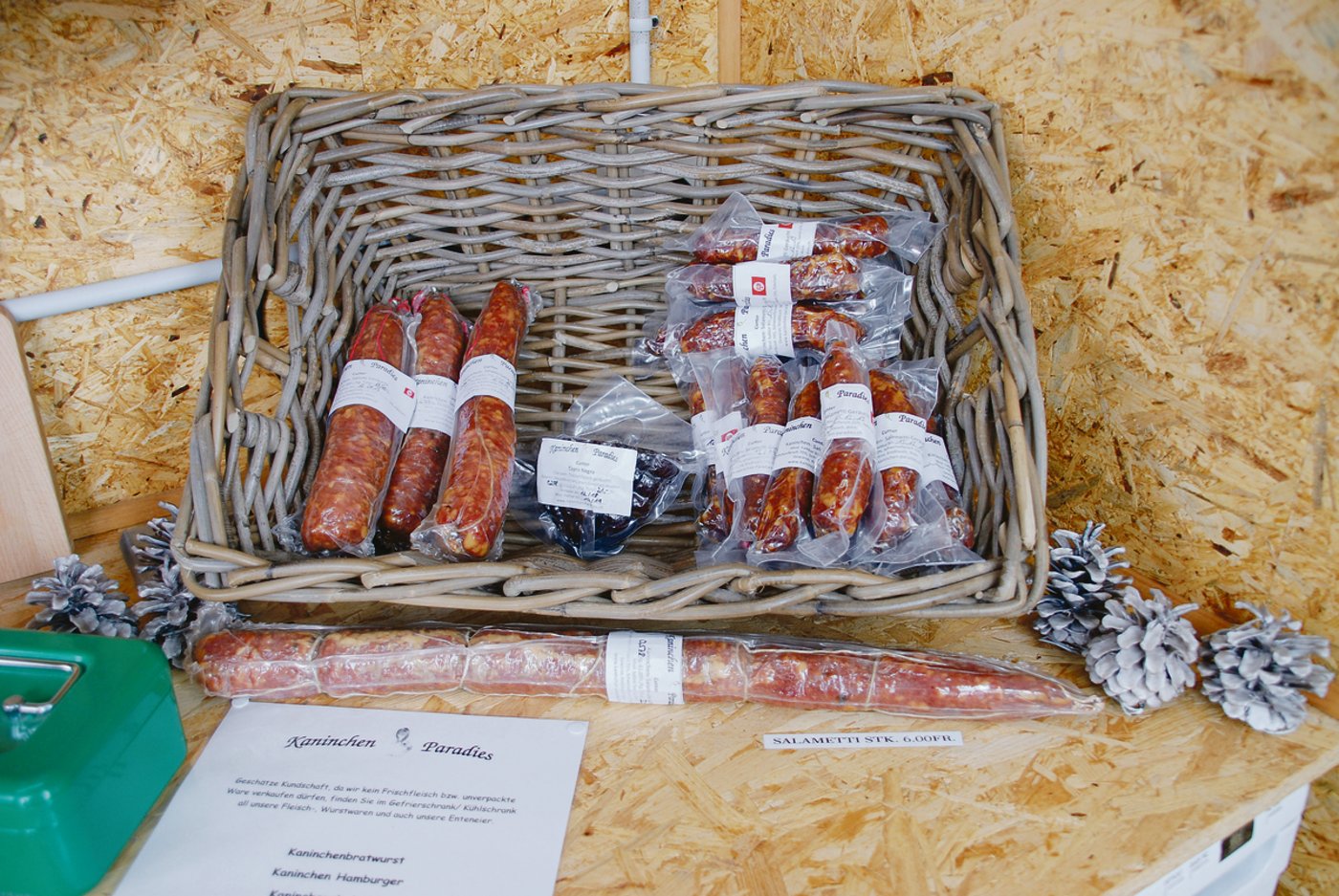 Die selbst hergestellten Produkte werden im eigenen Hofladen verkauft.