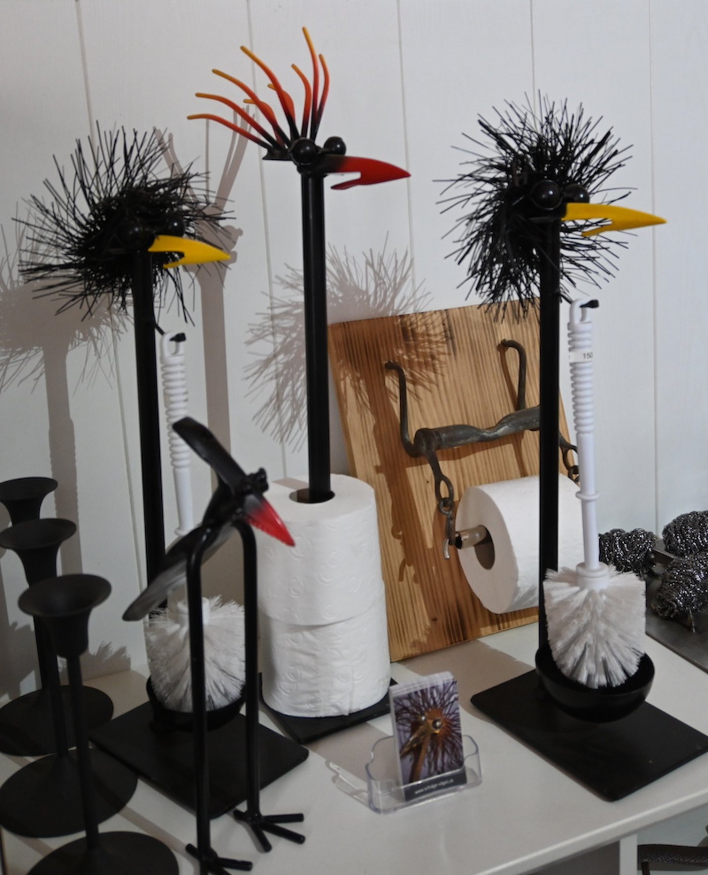 «Schräge Vögel» aus Alteisen, gemacht von Roger Streit. (Bilder jba)