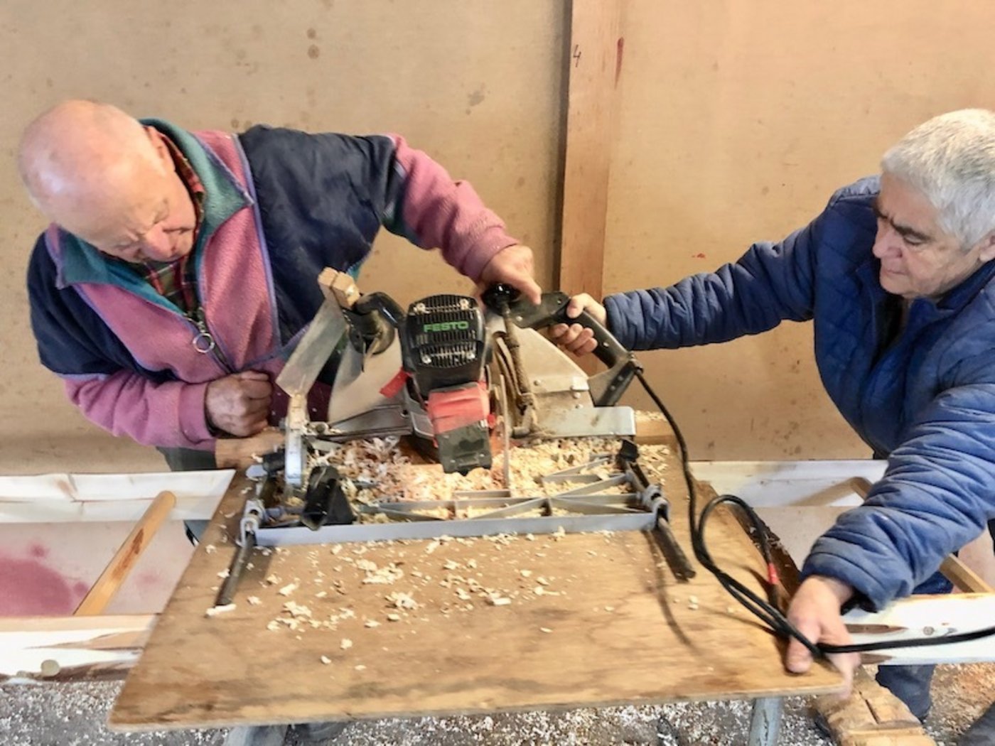 Ehepaar Diethelm macht seit 50 Jahren Baumleitern im Teamwork.