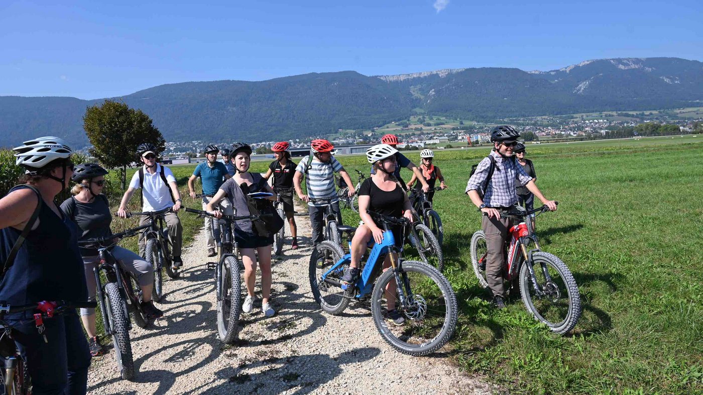 Auch wenn es heiss war, genossen die Teilnehmer die Exkursion, bei denen auch die Mitarbeitenden des Fonds unterstützte Projekte besichtigen konnten, die ansonsten nicht direkt involviert sind. Etwa Mitarbeiterinnen der Verwaltung. 