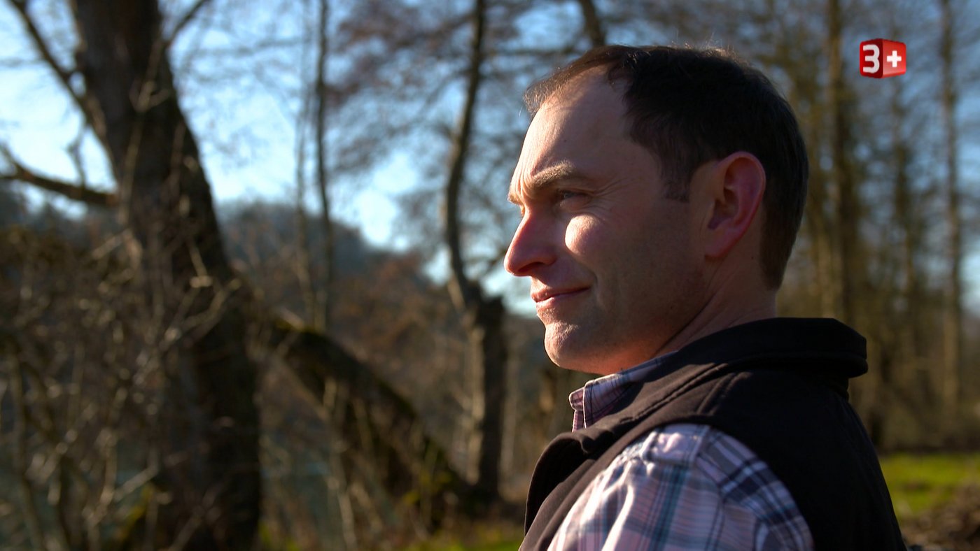 Der Wald spielt eine wichtige Rolle im Leben des 43-Jährigen. (Bild 3+)