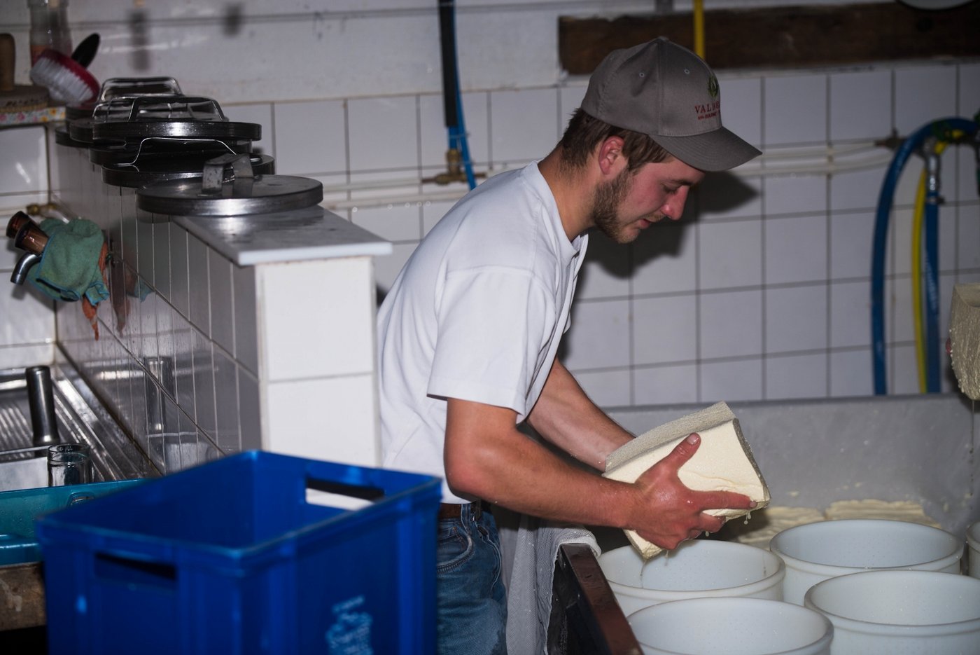 Auf der Alp Ascharina werden pro Saison an die 6000 Kilogramm Alpkäse produziert.
