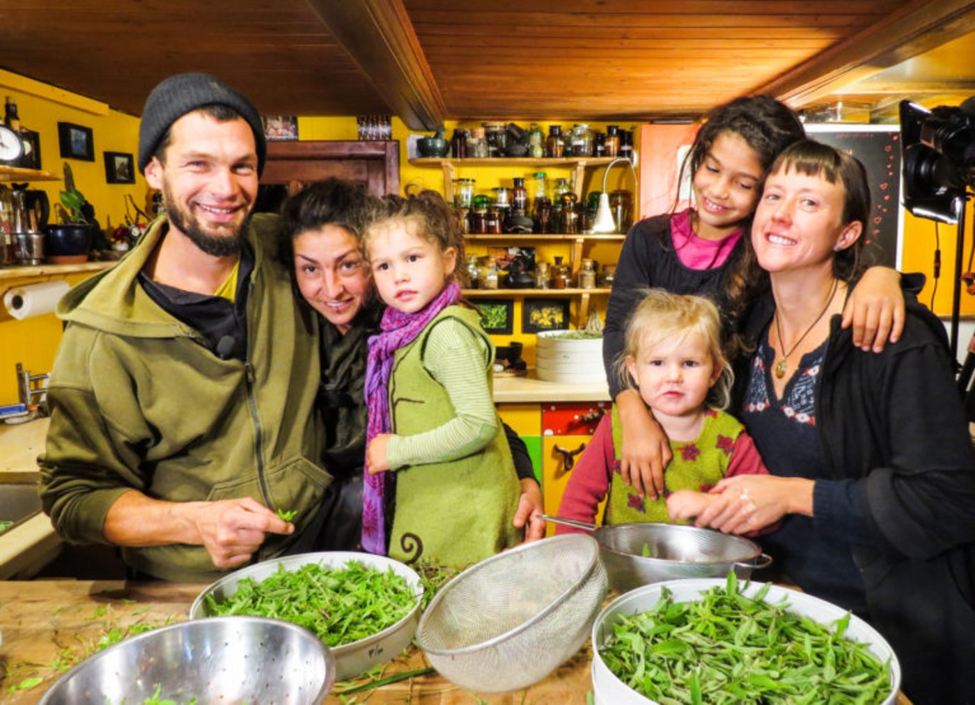 Valentin & Flo Marti und Melanie Büetiger suchen einen Bauernhof. (Bild Copyright SRF)