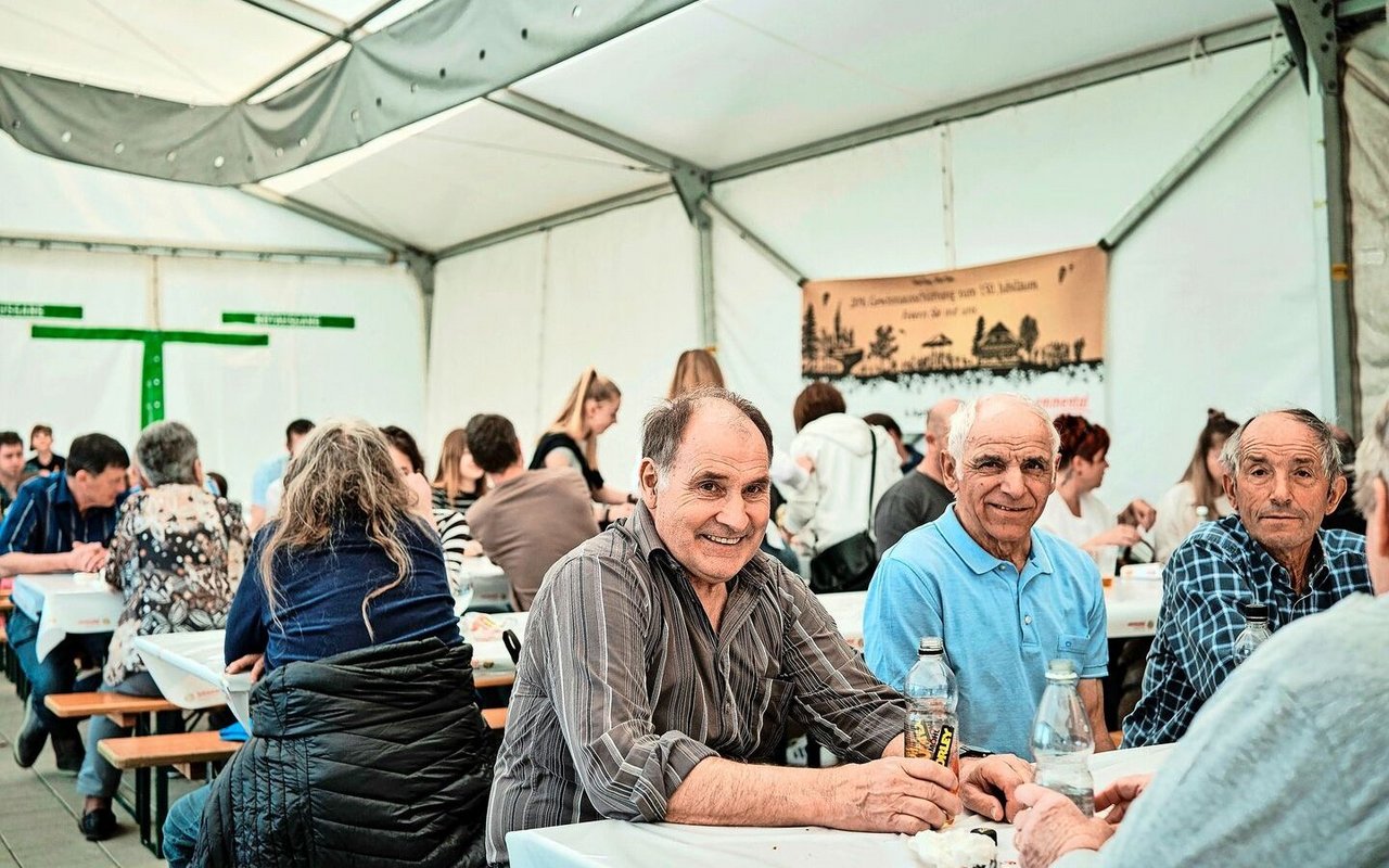Die Emmental Versicherung nennt als einen entscheidenden Vorteil die Nähe zur Kundschaft, die man in regelmässigen Abständen am finanziellen Gewinn teilhaben lässt. 