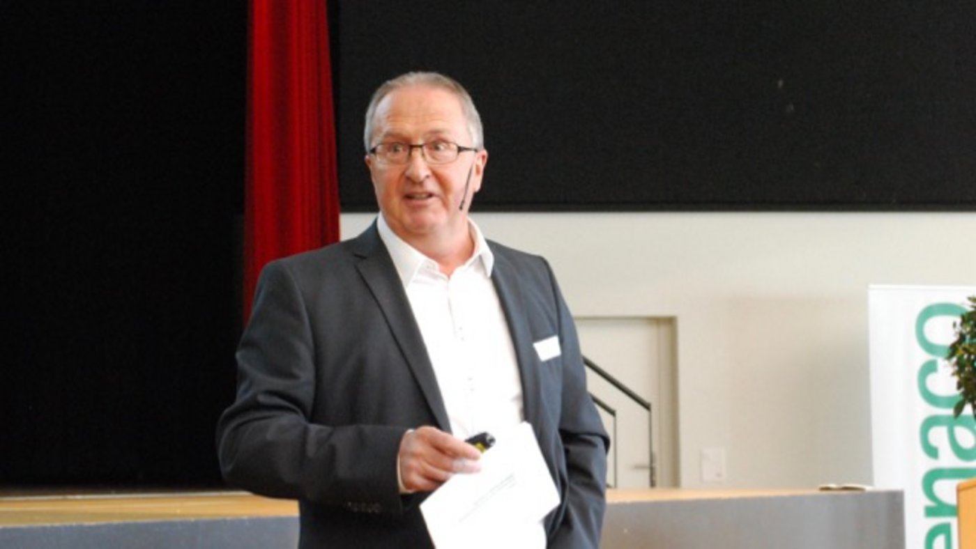 Pius Eberhard, Fenaco GOF, wurde für seine langjährige Mitarbeit und seine Werke geehrt. 