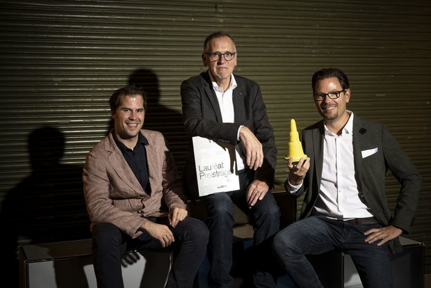 Die Preisträger (v.l.n.r.) Dominik Füglistaller, Hans Haslebacher und Marcel Meister von SwissFlax. (Bild zVg)