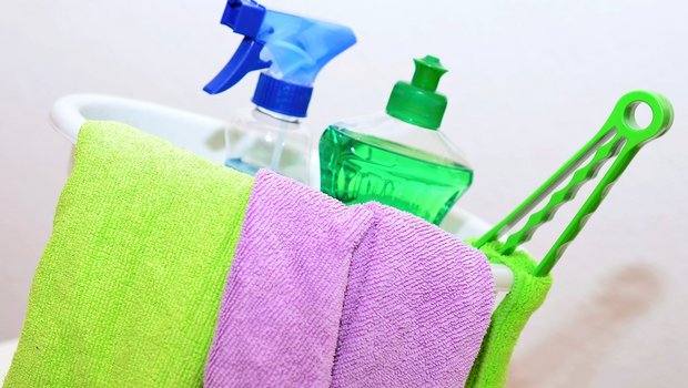 Umweltfreundliche Reinigungsmittel sind ein wertvoller Beitrag zum Erhalt einer guten Qualität von Oberflächen- und Trinkwasser. (Bild Pixabay)